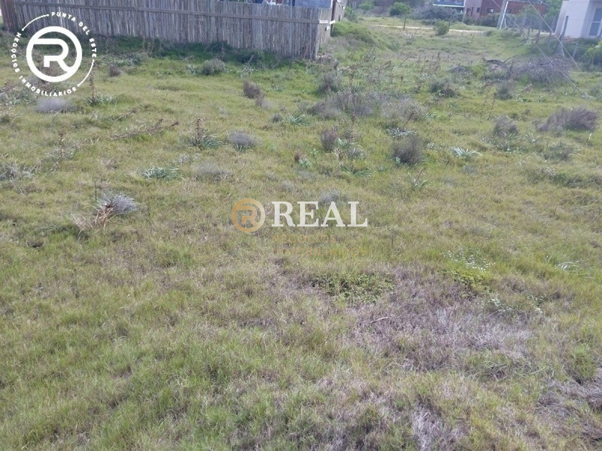 Terreno ID.1022 - Terreno de 1053 m2 ubicado en primera línea