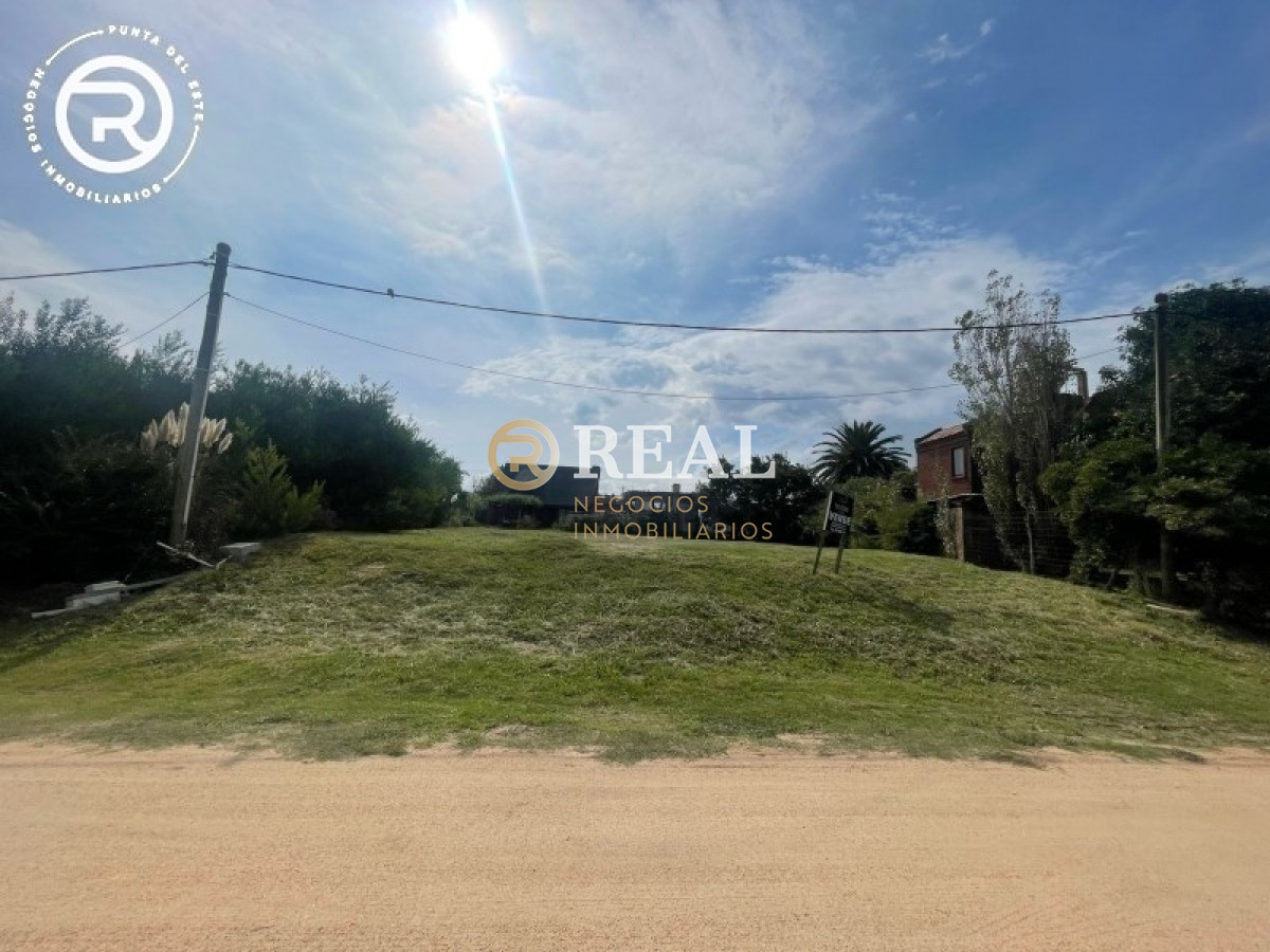 Terreno ID.1103 - Terreno en zona El Chorro con vista al mar