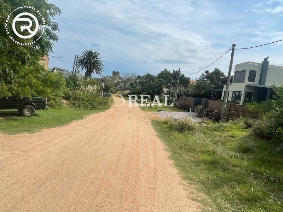 Terreno ID.1103 - Terreno en zona El Chorro con vista al mar
