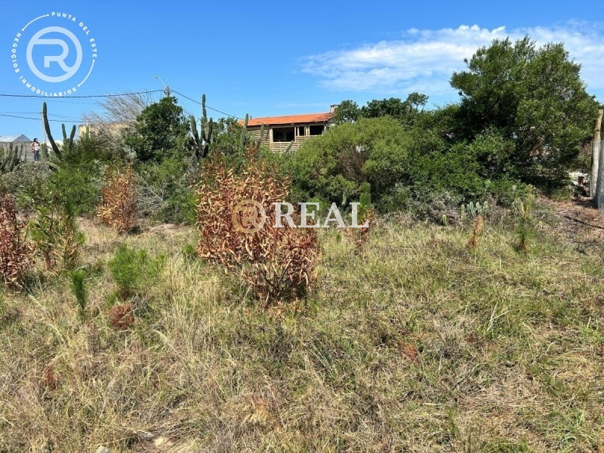 Terreno ID.402 - Se venden tres terrenos a pasos del mar