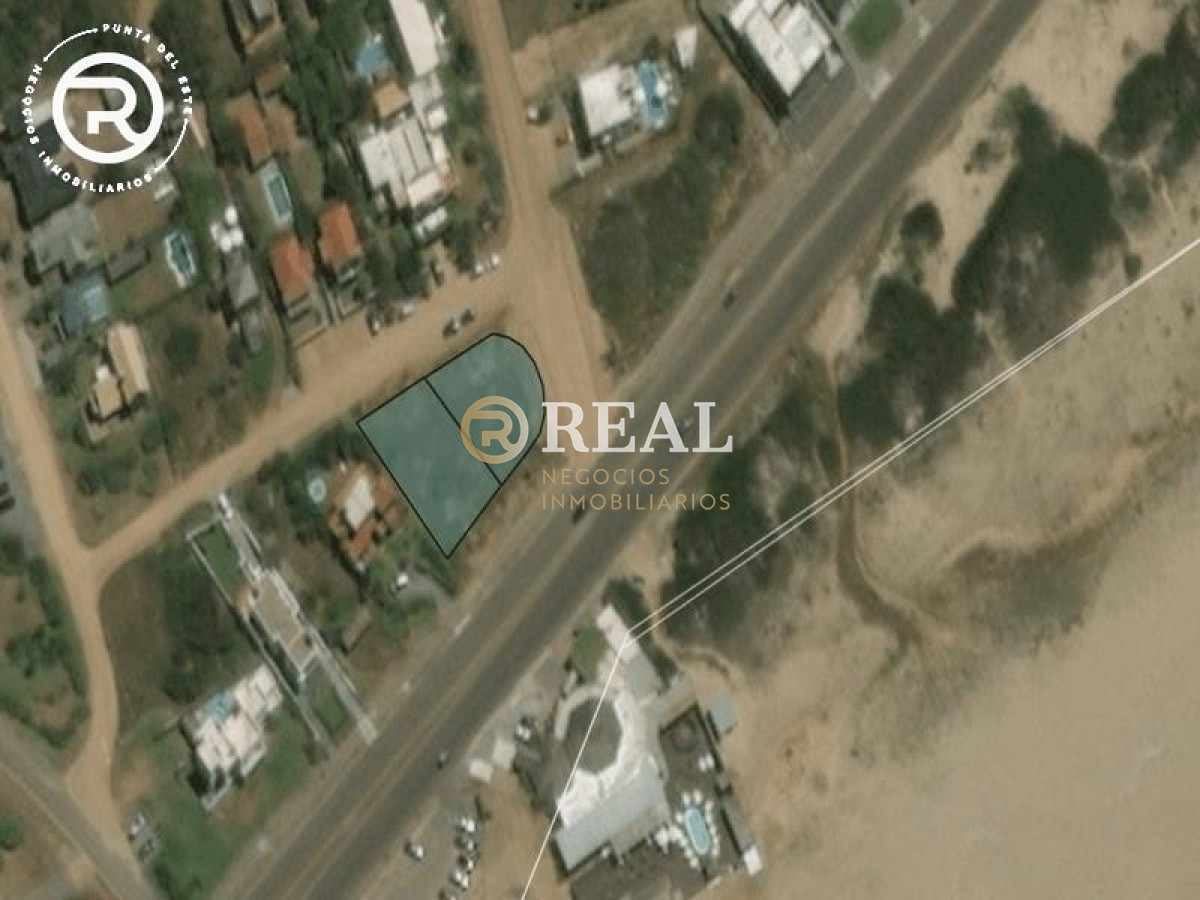 Terreno ID.691 - Se venden dos lotes que suman 938 m2 en primera línea de Montoya