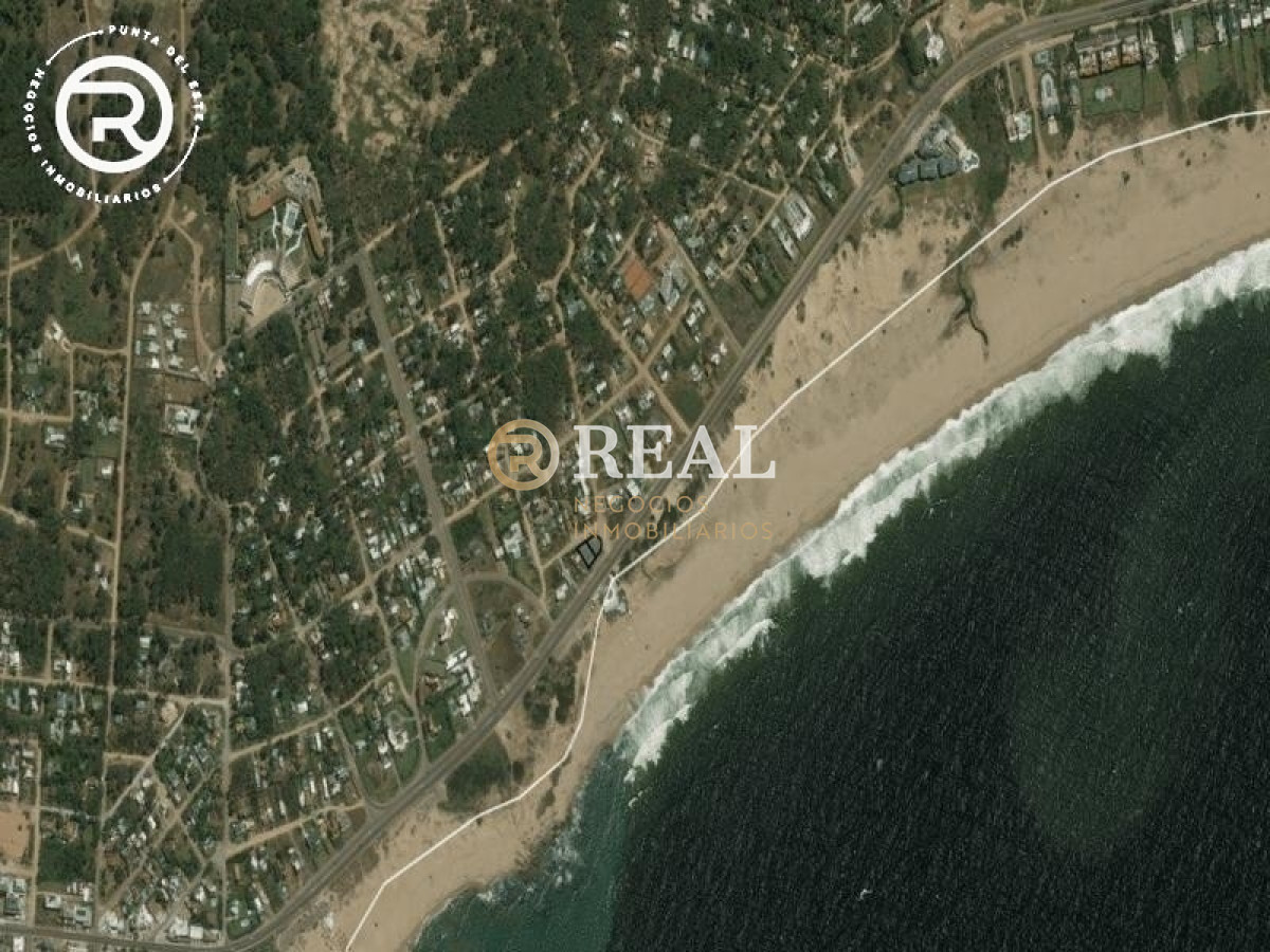 Terreno ID.691 - Se venden dos lotes que suman 938 m2 en primera línea de Montoya