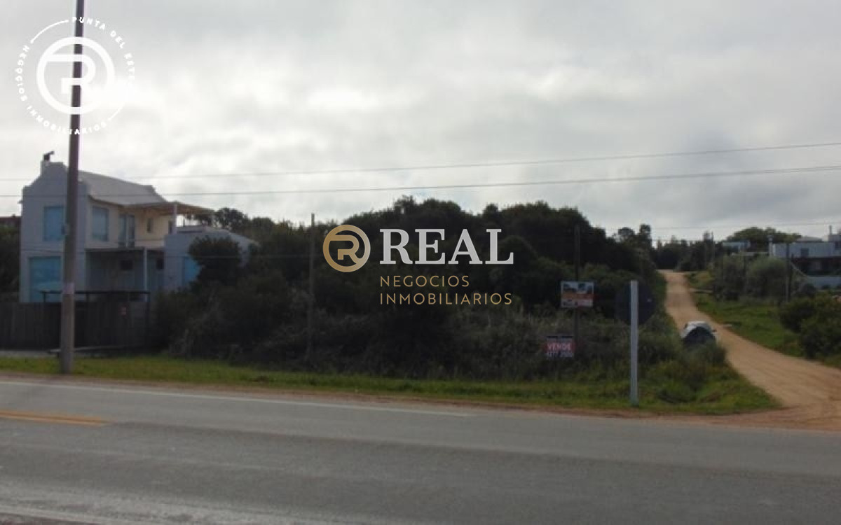 Terreno ID.799 - Terreno esquinero en primera línea, Altos de Punta Piedras