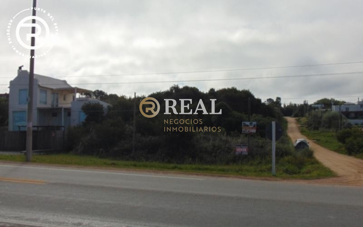 Terreno ID.799 - Terreno esquinero en primera línea, Altos de Punta Piedras
