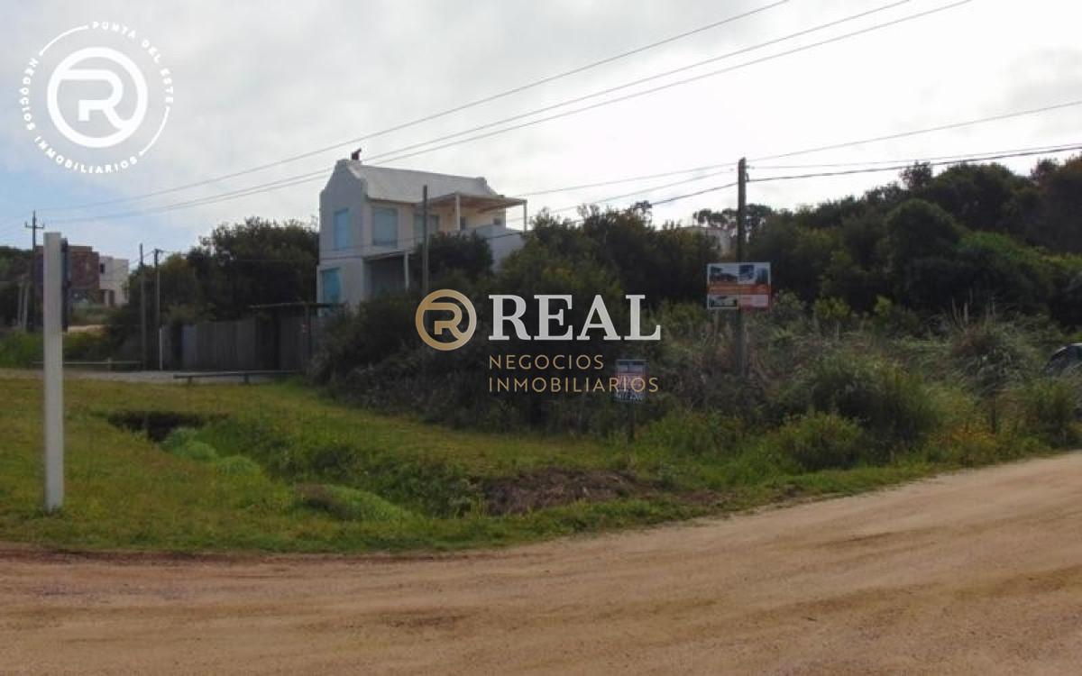 Terreno ID.799 - Terreno esquinero en primera línea, Altos de Punta Piedras