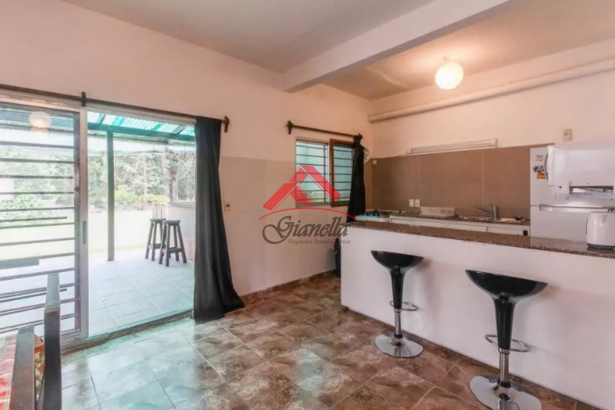 Casa ID.1663 - En complejo cerrado.