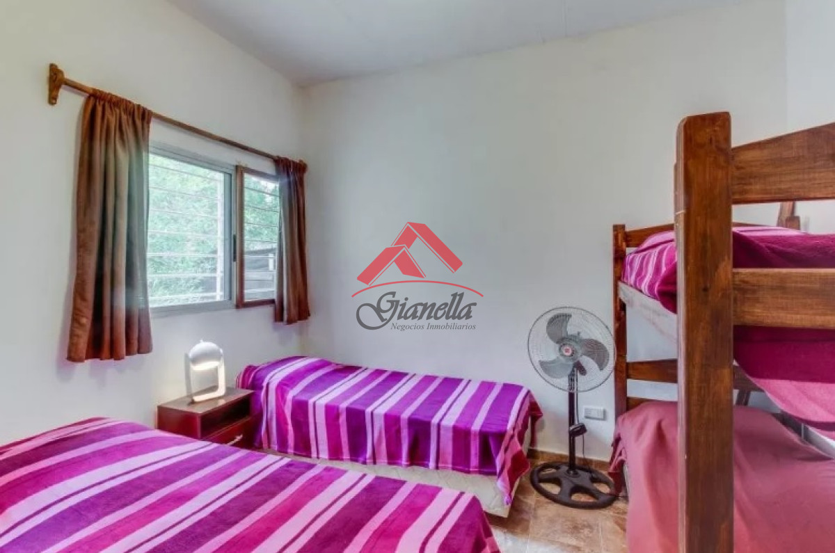 Casa ID.1663 - En complejo cerrado.