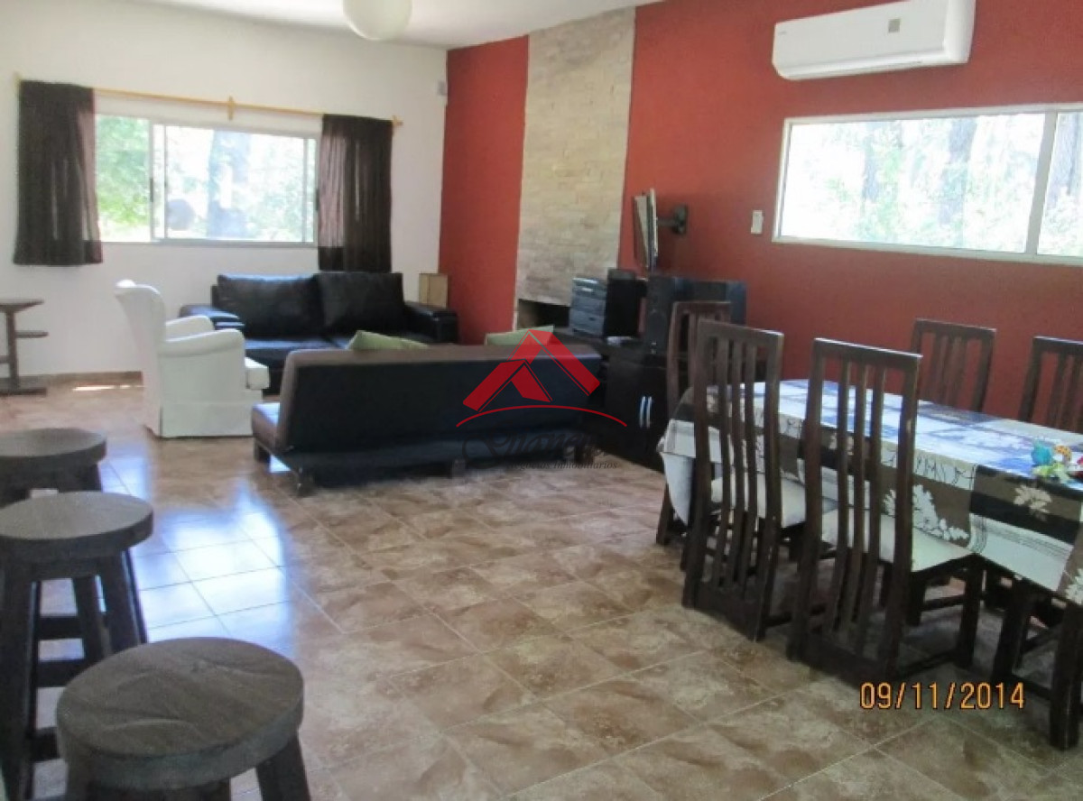 Casa ID.1663 - En complejo cerrado.