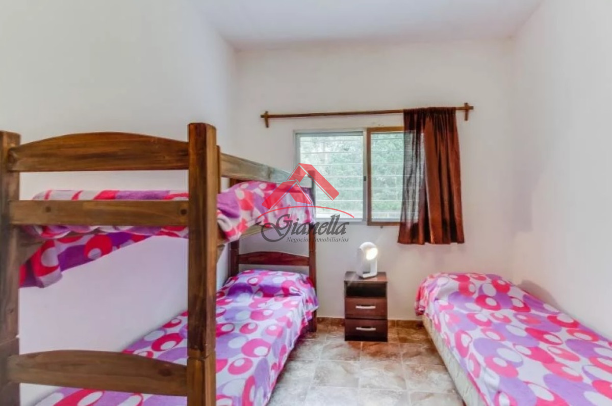 Casa ID.1663 - En complejo cerrado.