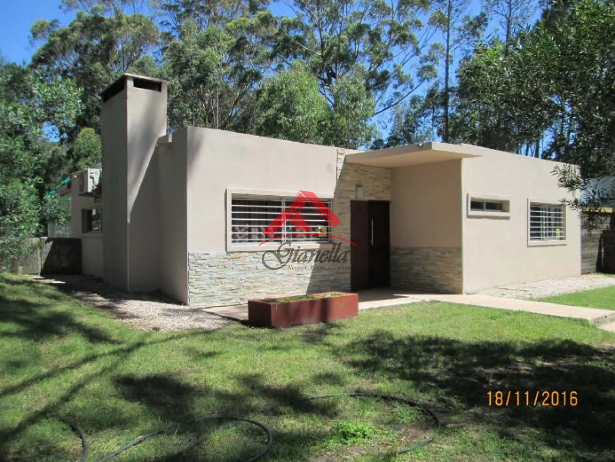 Casa ID.1663 - En complejo cerrado.