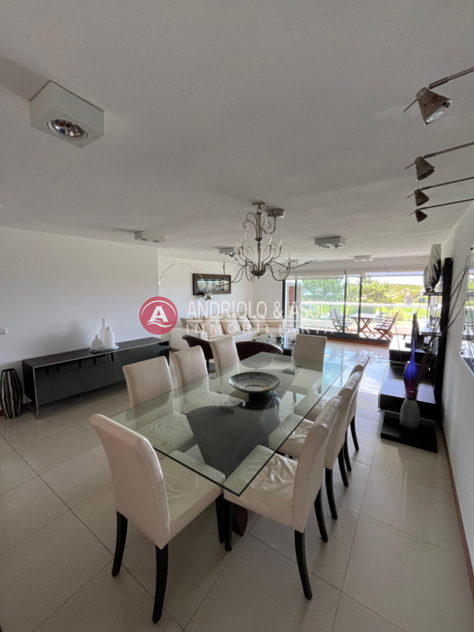 3 suite y dependencia con parrillero propio  - AND7556A