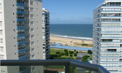proximo a playa brava