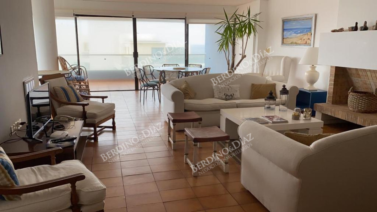 Apartamento ID.1762 - PENINSULA AMPLIO DEPARTAMENTO EN VENTA