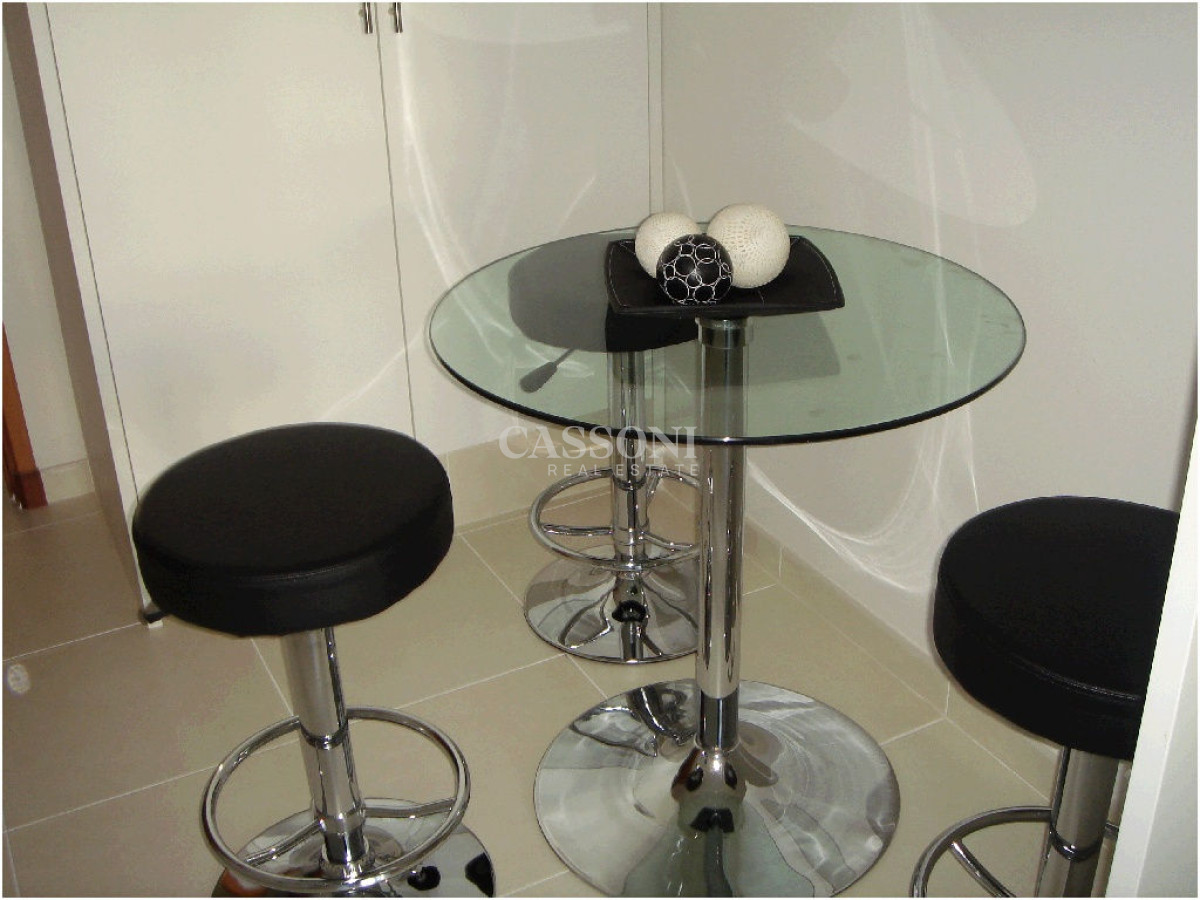 Apartamento ID.3860 - Apartamento en SEASONS TOWER, Mansa, Punta del Este, 2 Dormitorios.