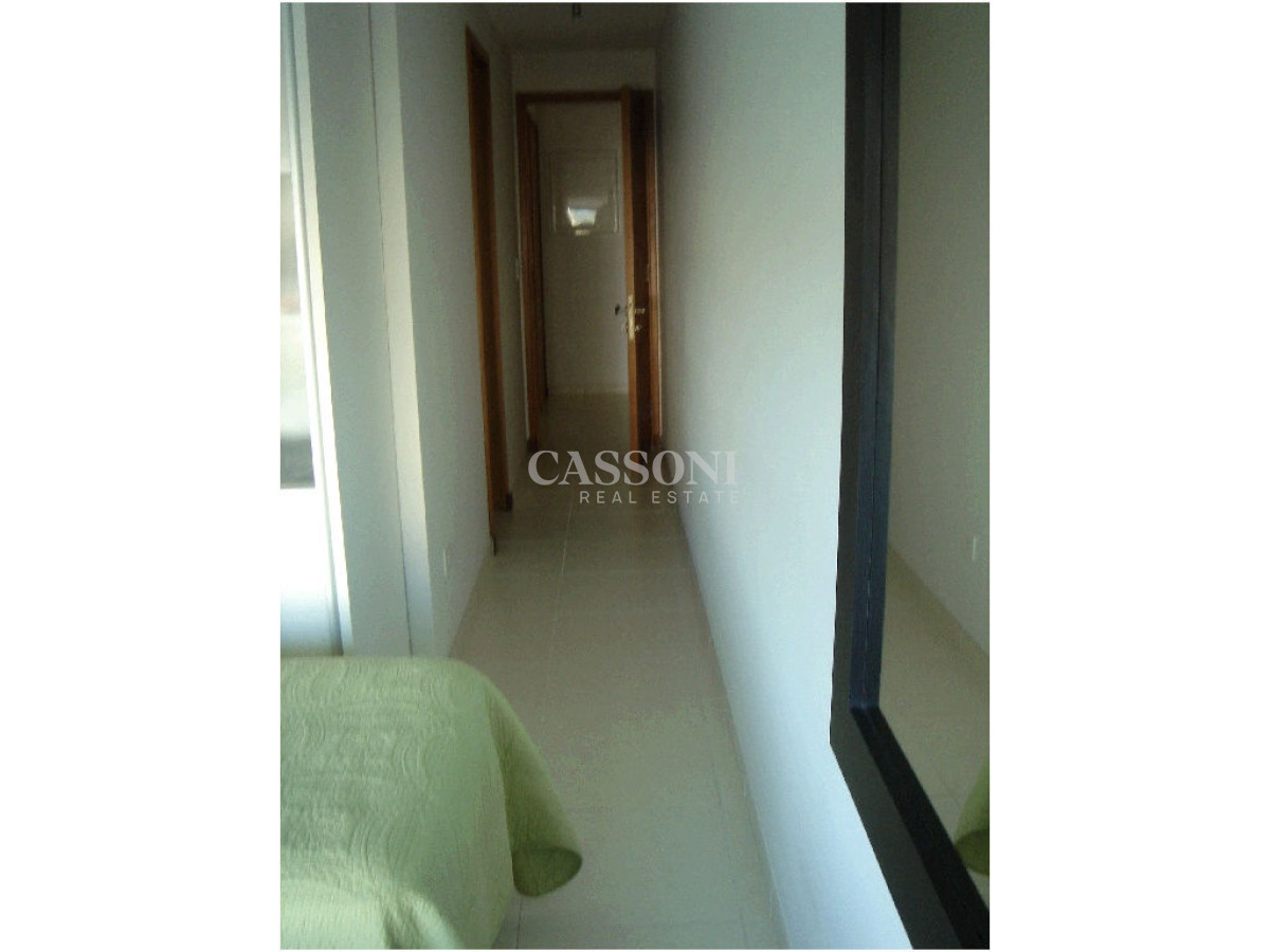 Apartamento ID.3860 - Apartamento en SEASONS TOWER, Mansa, Punta del Este, 2 Dormitorios.