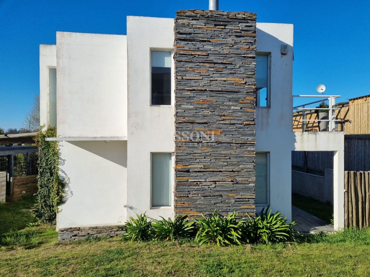 Casa ID.1719 - Casa de estilo minimalista próxima al mar.