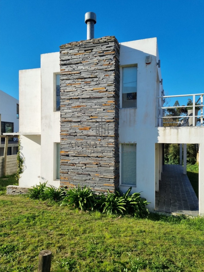 Casa ID.1371 - Casa de estilo minimalista próxima al mar.