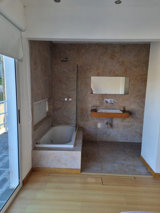 Casa ID.1371 - Casa de estilo minimalista próxima al mar.