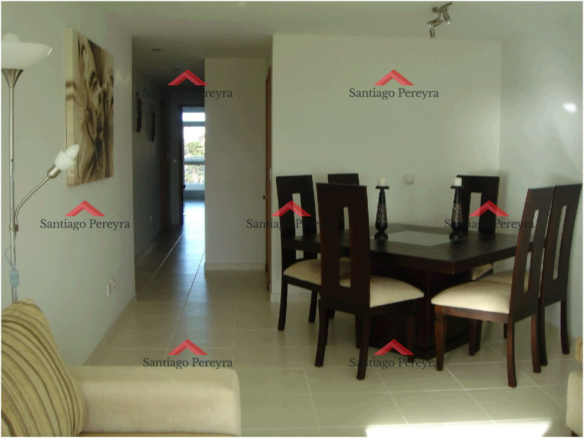 Apartamento ID.6978 - Apartamento en SEASONS TOWER, Mansa, Punta del Este, 2 Dormitorios.