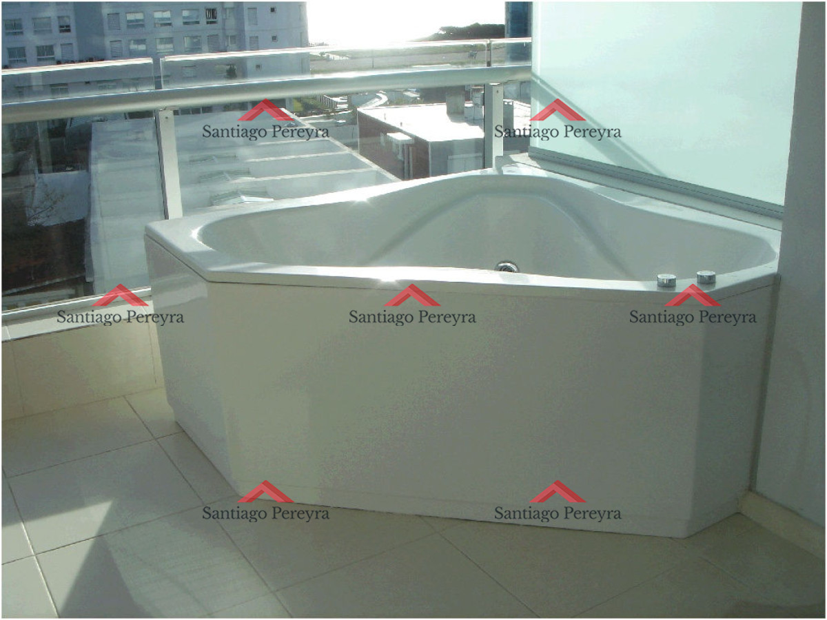 Apartamento ID.6978 - Apartamento en SEASONS TOWER, Mansa, Punta del Este, 2 Dormitorios.