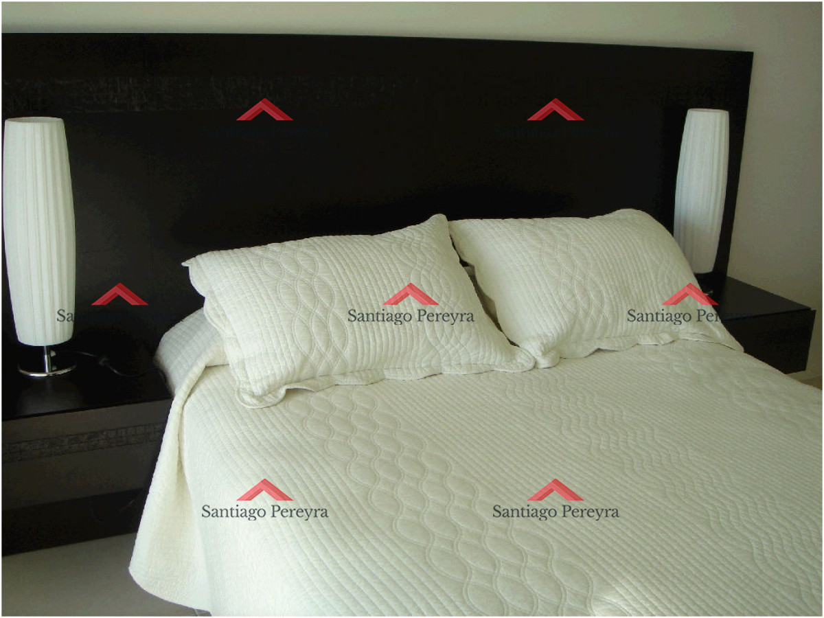 Apartamento ID.6978 - Apartamento en SEASONS TOWER, Mansa, Punta del Este, 2 Dormitorios.