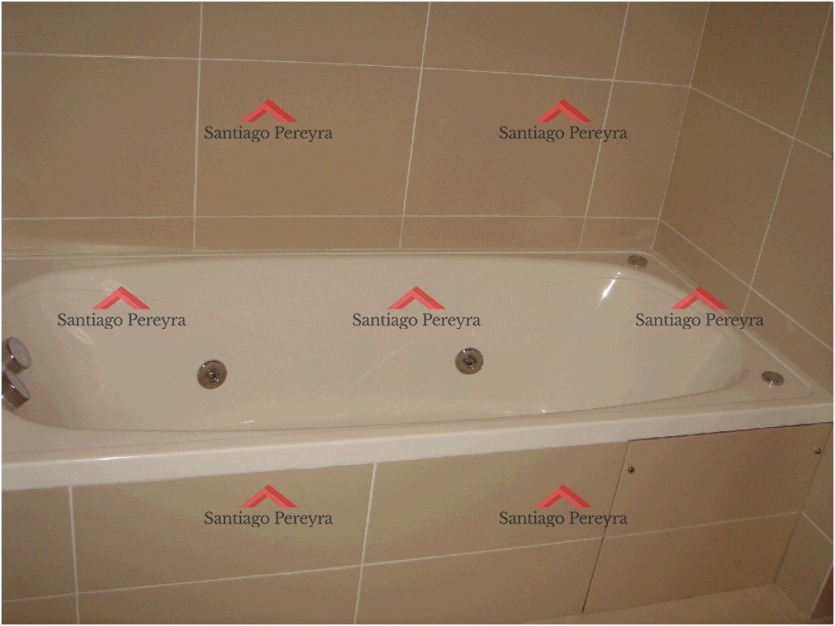 Apartamento ID.6978 - Apartamento en SEASONS TOWER, Mansa, Punta del Este, 2 Dormitorios.