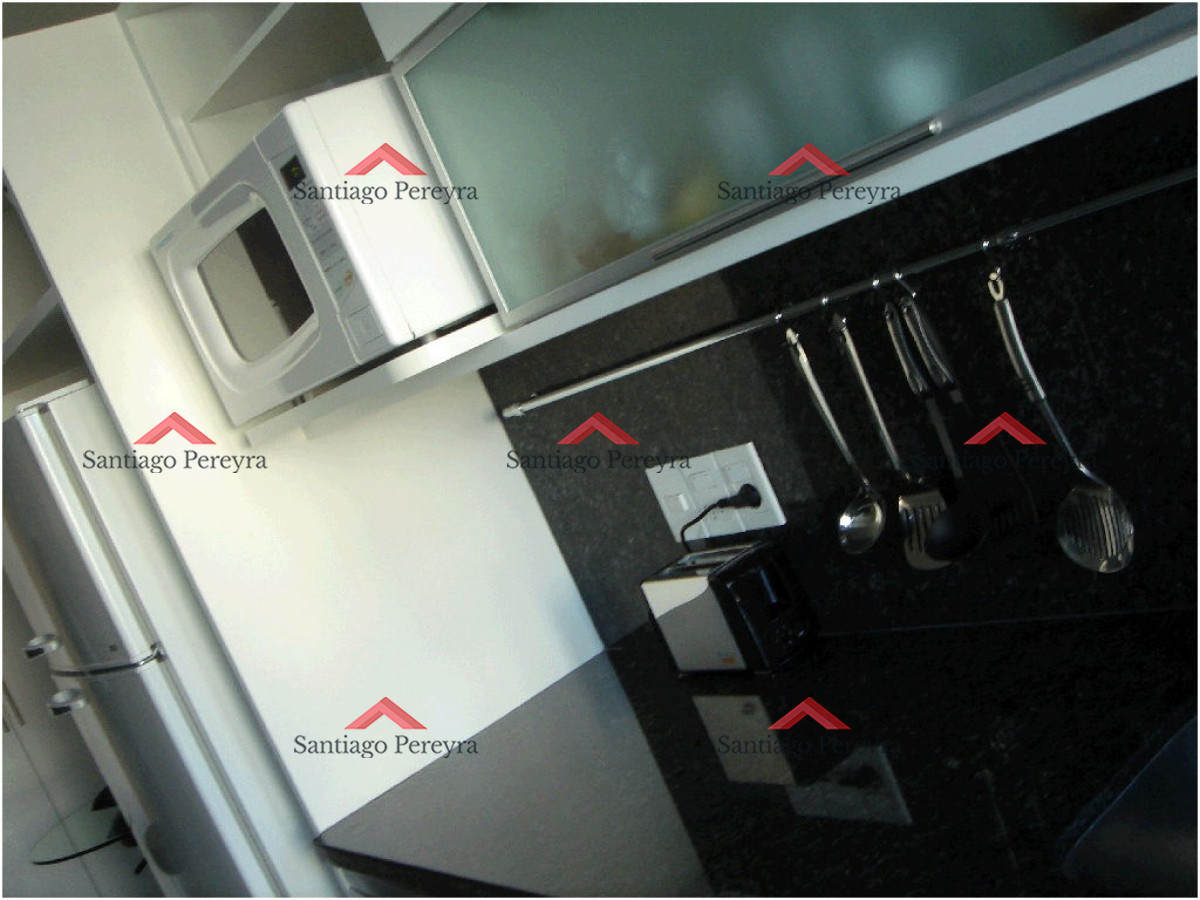 Apartamento ID.6978 - Apartamento en SEASONS TOWER, Mansa, Punta del Este, 2 Dormitorios.
