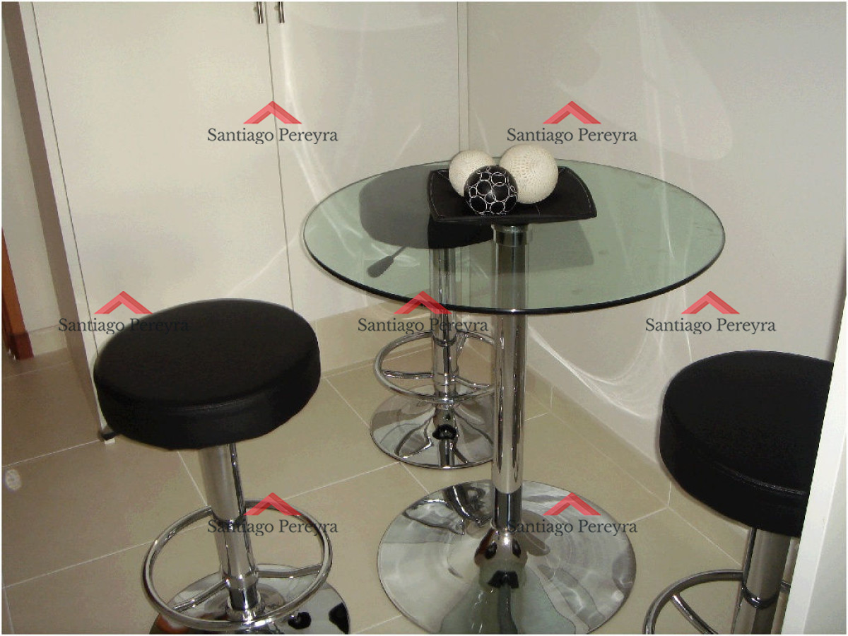 Apartamento ID.6978 - Apartamento en SEASONS TOWER, Mansa, Punta del Este, 2 Dormitorios.