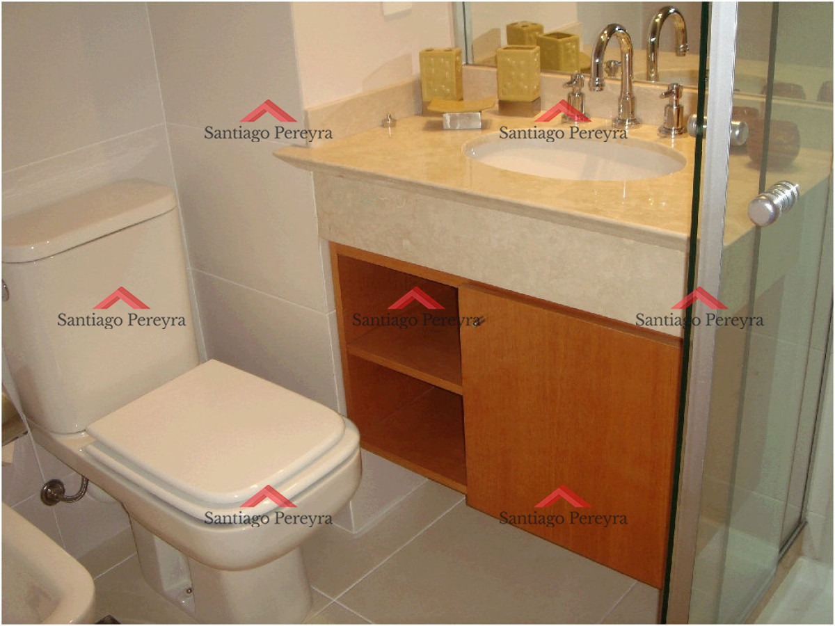 Apartamento ID.6978 - Apartamento en SEASONS TOWER, Mansa, Punta del Este, 2 Dormitorios.