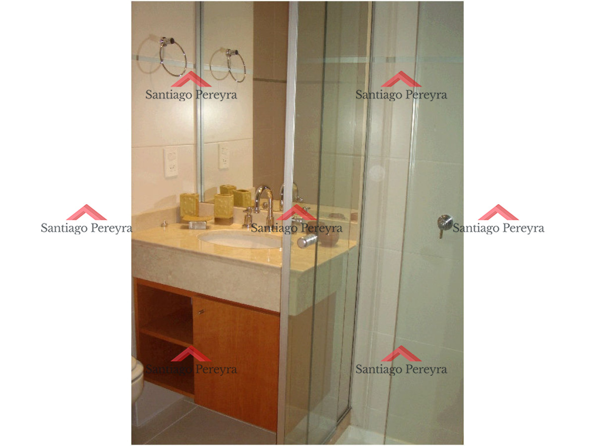 Apartamento ID.6978 - Apartamento en SEASONS TOWER, Mansa, Punta del Este, 2 Dormitorios.