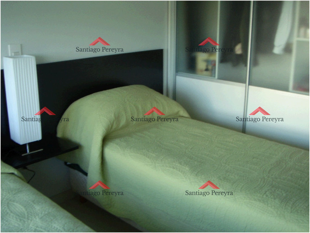 Apartamento ID.6978 - Apartamento en SEASONS TOWER, Mansa, Punta del Este, 2 Dormitorios.