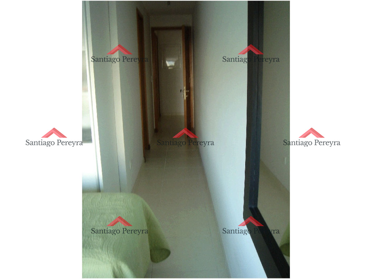 Apartamento ID.6978 - Apartamento en SEASONS TOWER, Mansa, Punta del Este, 2 Dormitorios.