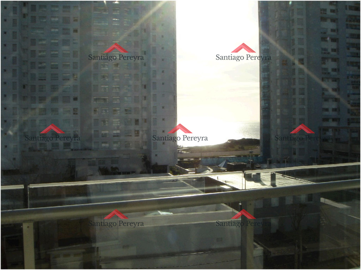 Apartamento ID.6978 - Apartamento en SEASONS TOWER, Mansa, Punta del Este, 2 Dormitorios.