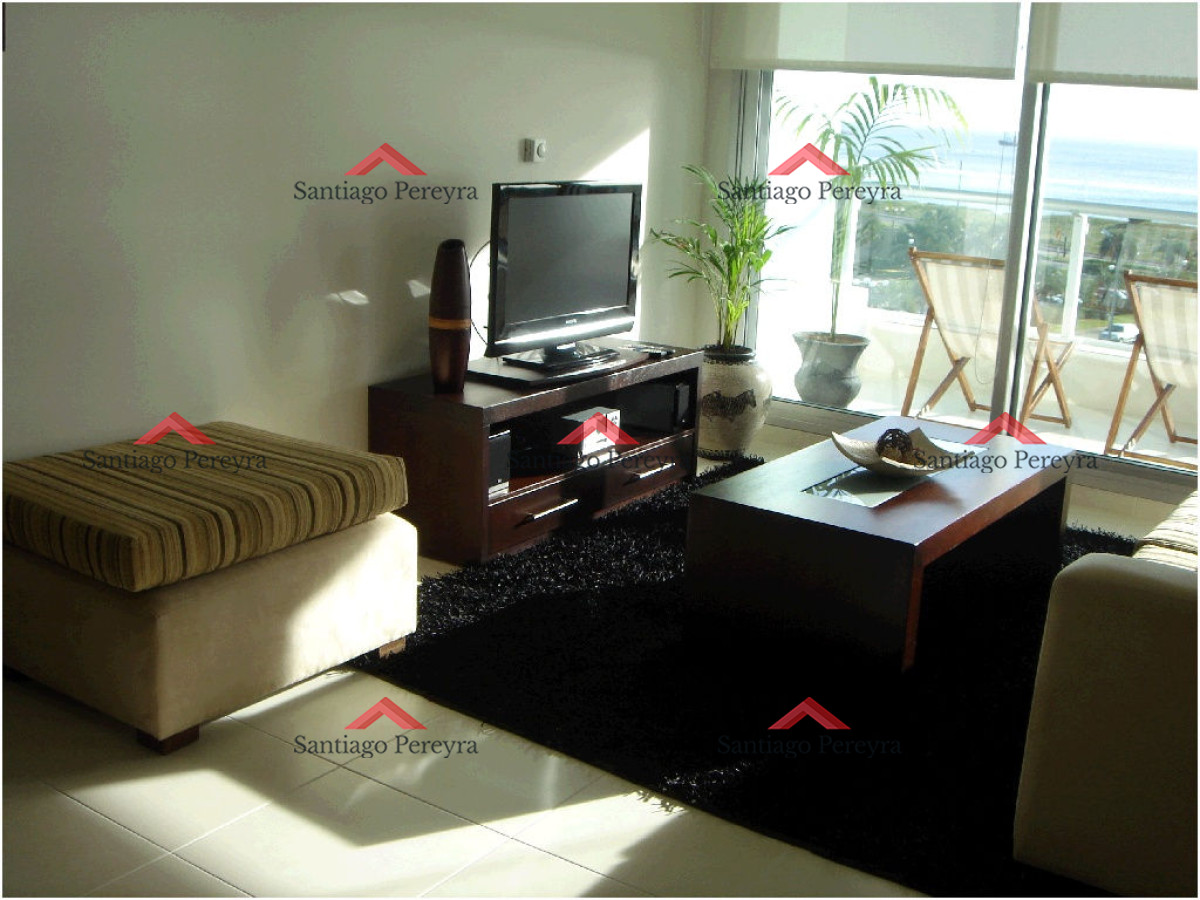 Apartamento ID.6978 - Apartamento en SEASONS TOWER, Mansa, Punta del Este, 2 Dormitorios.