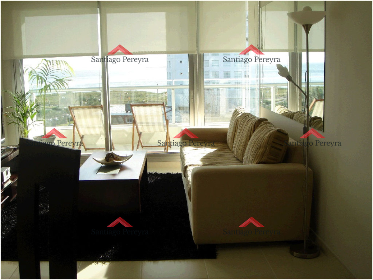 Apartamento ID.6978 - Apartamento en SEASONS TOWER, Mansa, Punta del Este, 2 Dormitorios.
