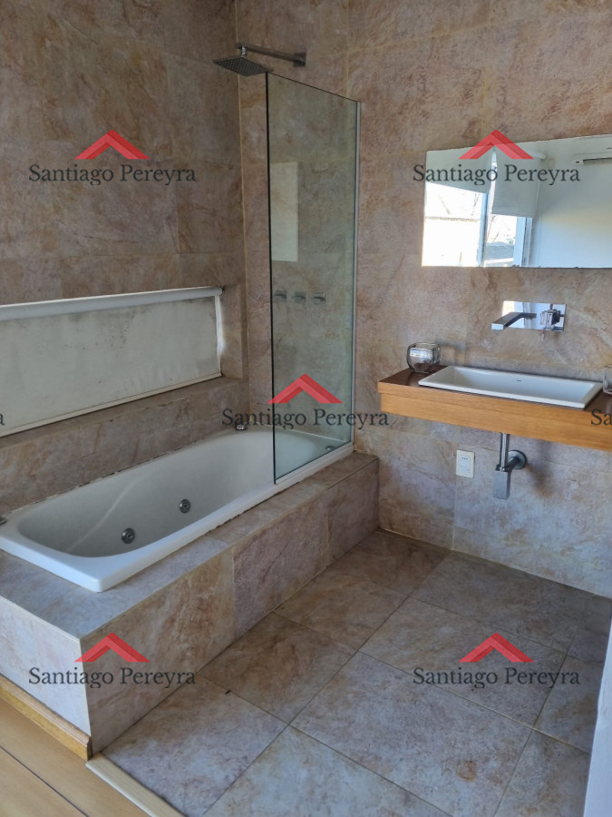 Casa ID.7413 - Casa de estilo minimalista próxima al mar.