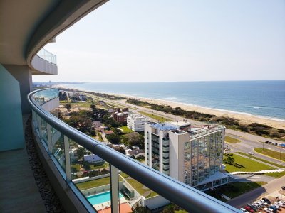 Playa Brava , edificio con muy buenos amenities