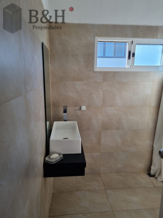 Casa ID.1060 - Casa de estilo minimalista próxima al mar.