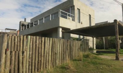 Chalet de moderno diseño a metros del mar.