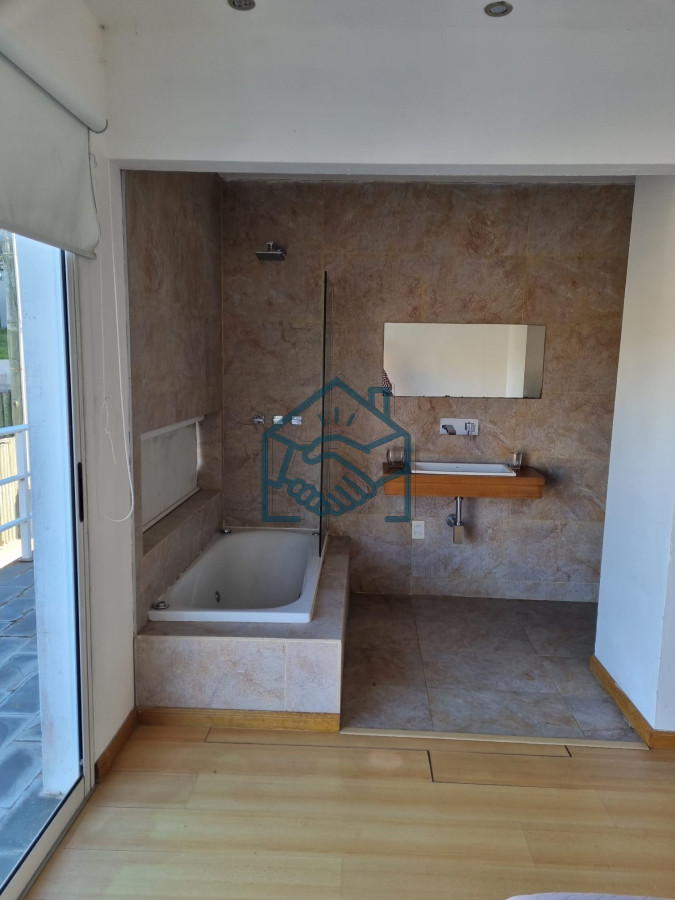 Casa ID.456/Casa-de-estilo-minimalista-próxima-al-mar. - Casa de estilo minimalista próxima al mar.
