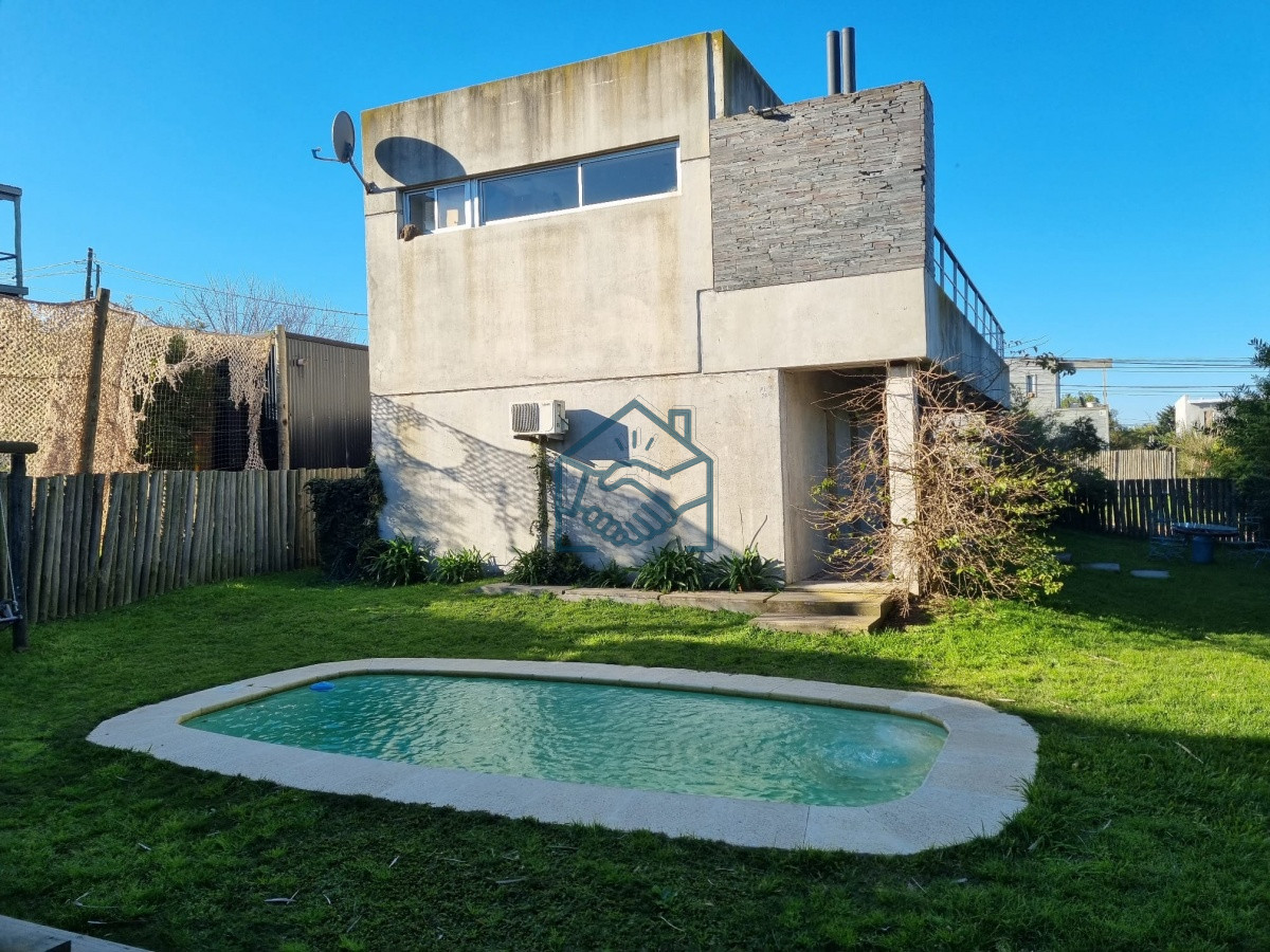 Casa ID.455/Chalet-de-moderno-diseño-a-metros-del-mar. - Chalet de moderno diseño a metros del mar.