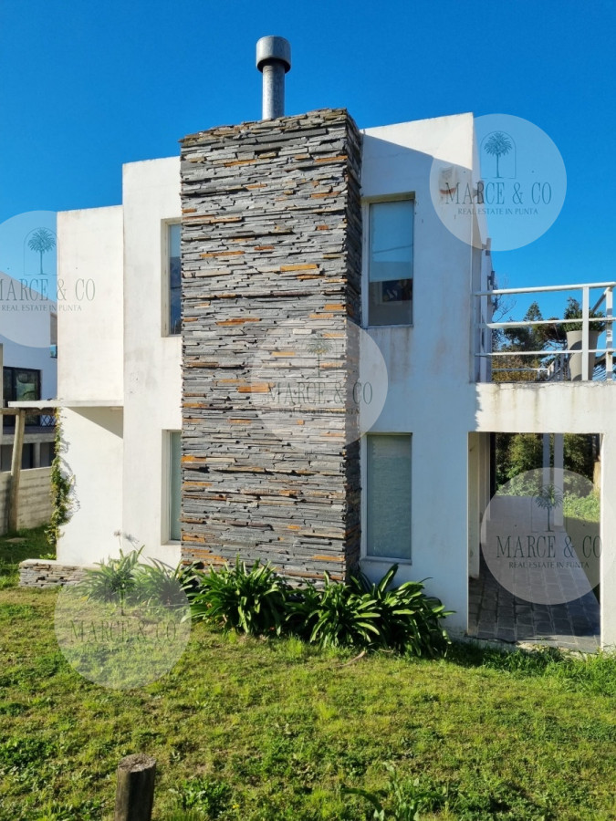 Casa ID.657 - Casa de estilo minimalista próxima al mar.
