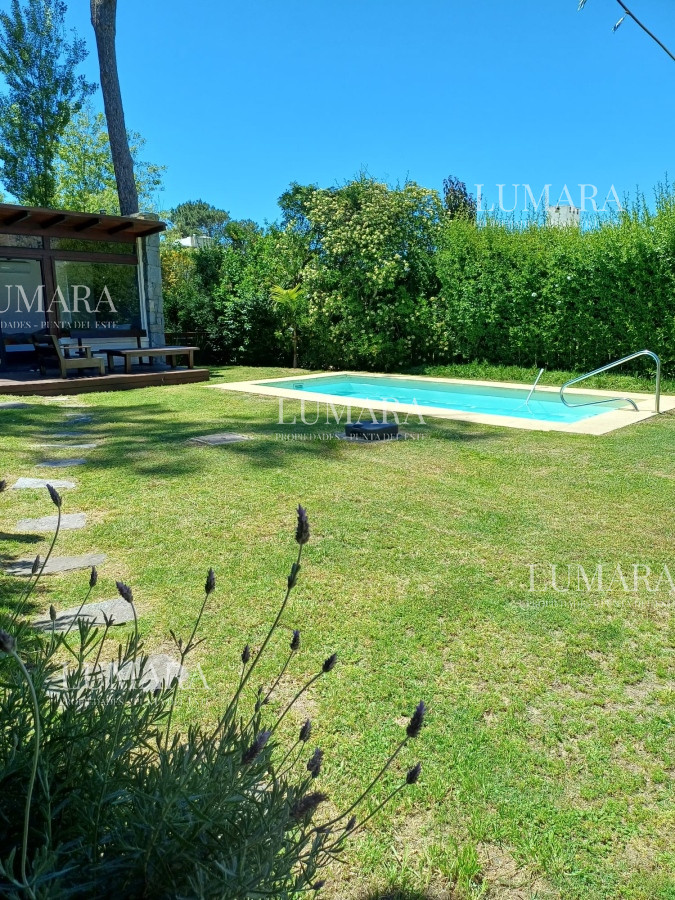 Casa ID.537 - Chalet con moderno diseño en Montoya