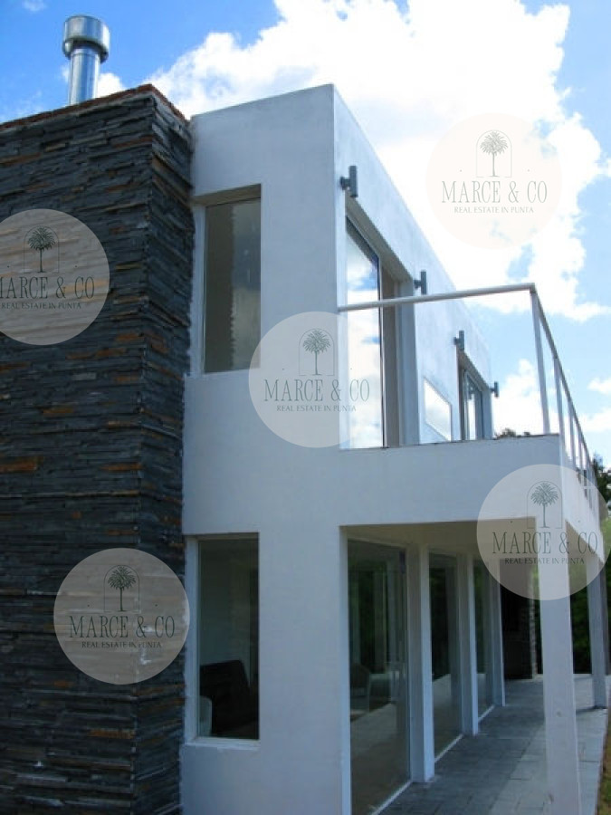 Casa ID.657 - Casa de estilo minimalista próxima al mar.