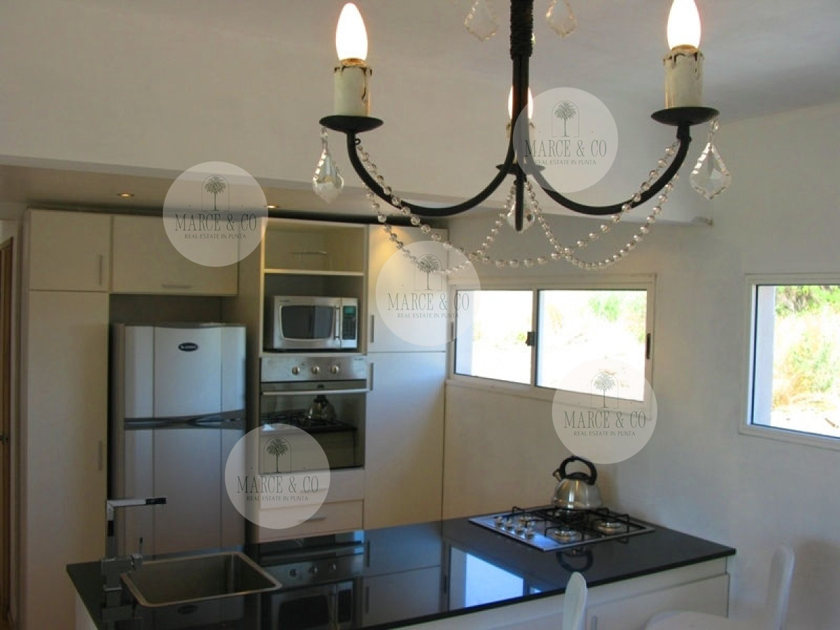 Casa ID.657 - Casa de estilo minimalista próxima al mar.