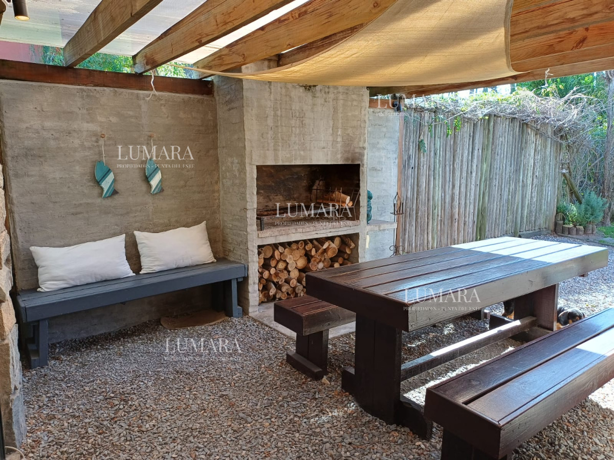 Casa ID.537 - Chalet con moderno diseño en Montoya