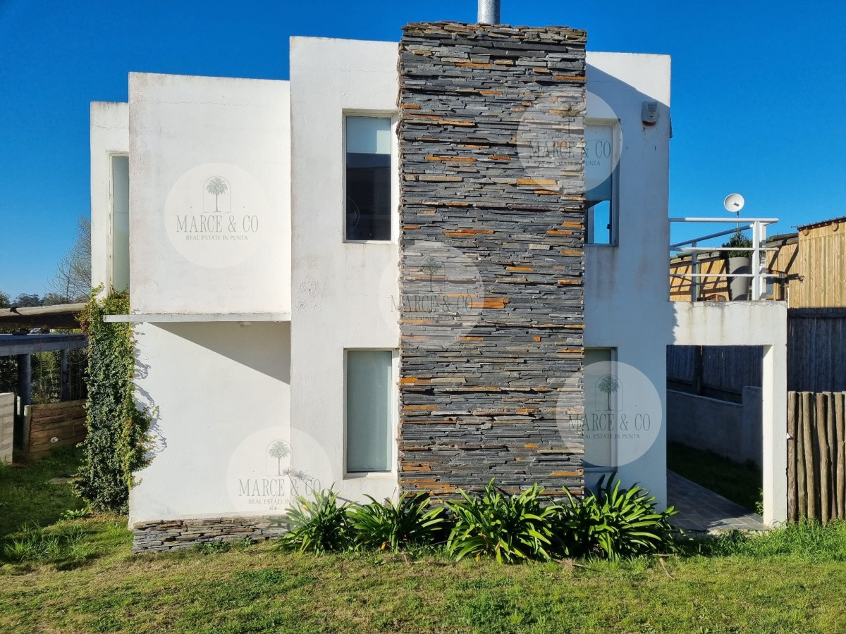 Casa ID.657 - Casa de estilo minimalista próxima al mar.