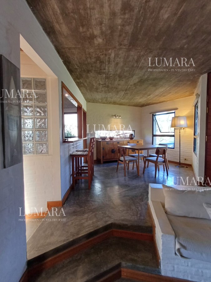 Casa ID.537 - Chalet con moderno diseño en Montoya