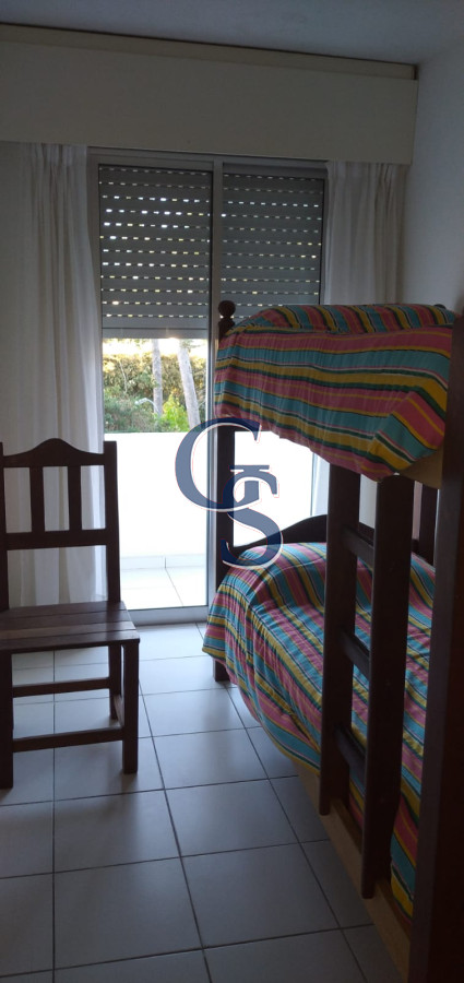 Apartamento ID.663 - A metros de Playa Mansa