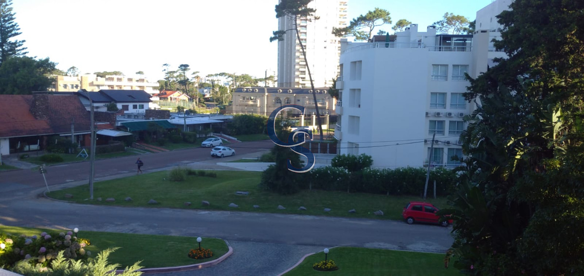 Apartamento ID.663 - A metros de Playa Mansa